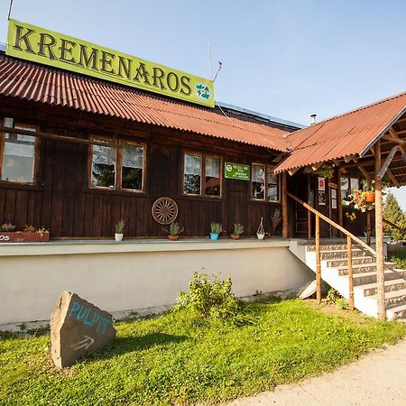 Kremenaros Hostel Ustrzyki Gorne Ngoại thất bức ảnh