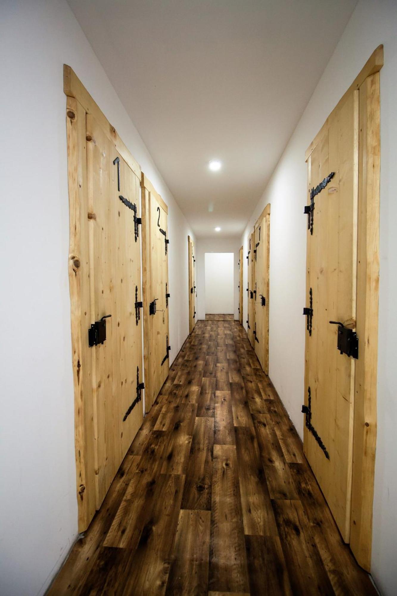 Kremenaros Hostel Ustrzyki Gorne Ngoại thất bức ảnh