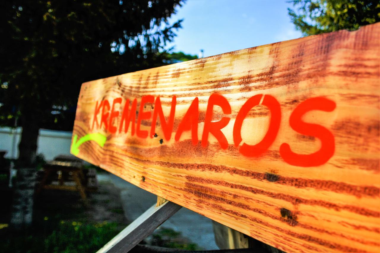 Kremenaros Hostel Ustrzyki Gorne Ngoại thất bức ảnh