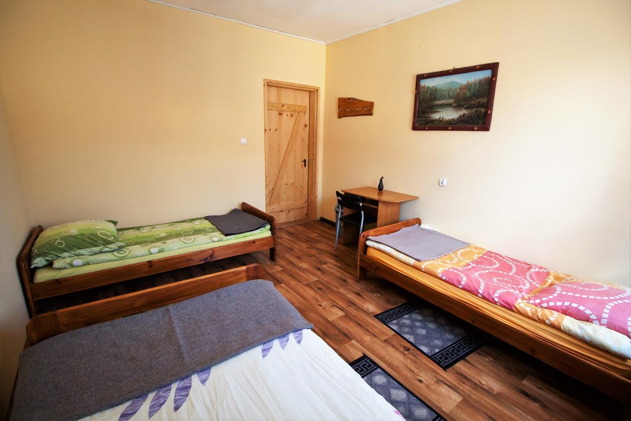 Kremenaros Hostel Ustrzyki Gorne Ngoại thất bức ảnh