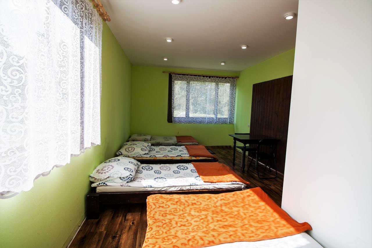 Kremenaros Hostel Ustrzyki Gorne Ngoại thất bức ảnh