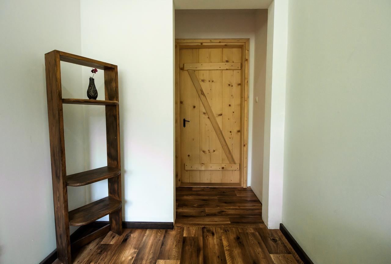 Kremenaros Hostel Ustrzyki Gorne Ngoại thất bức ảnh