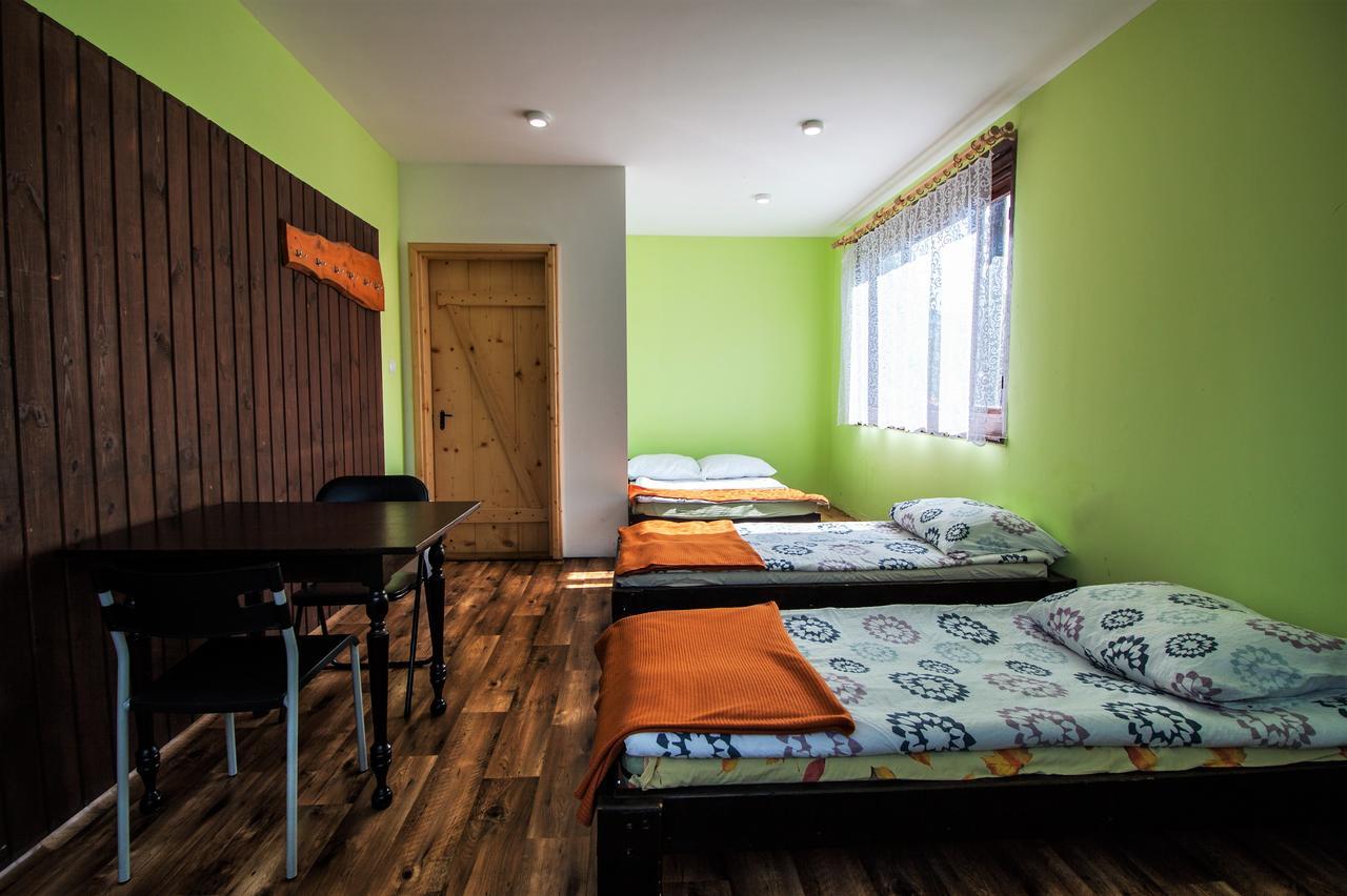 Kremenaros Hostel Ustrzyki Gorne Ngoại thất bức ảnh