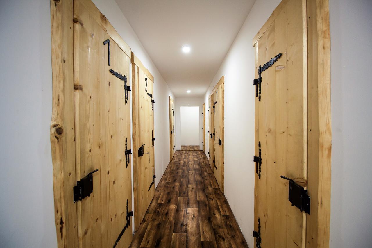 Kremenaros Hostel Ustrzyki Gorne Ngoại thất bức ảnh