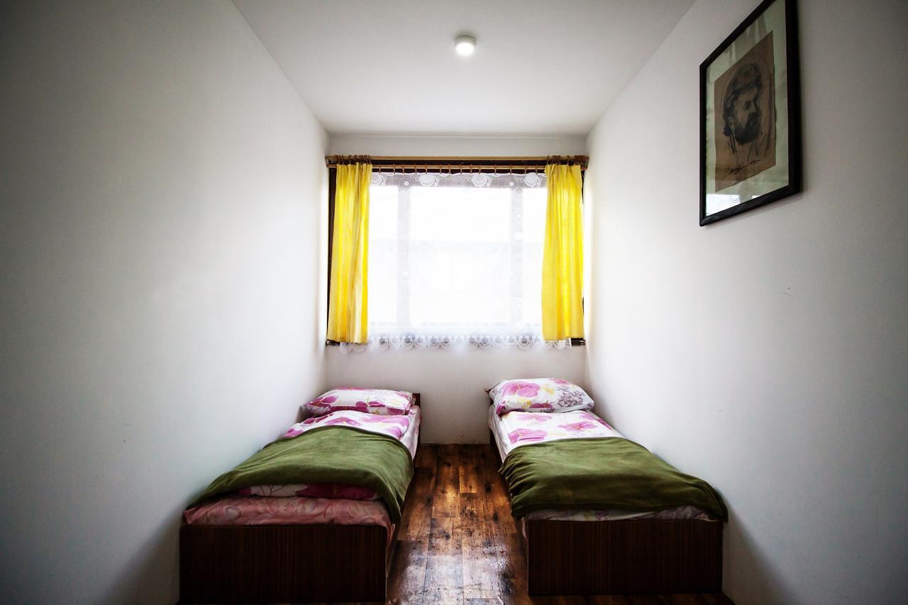 Kremenaros Hostel Ustrzyki Gorne Ngoại thất bức ảnh
