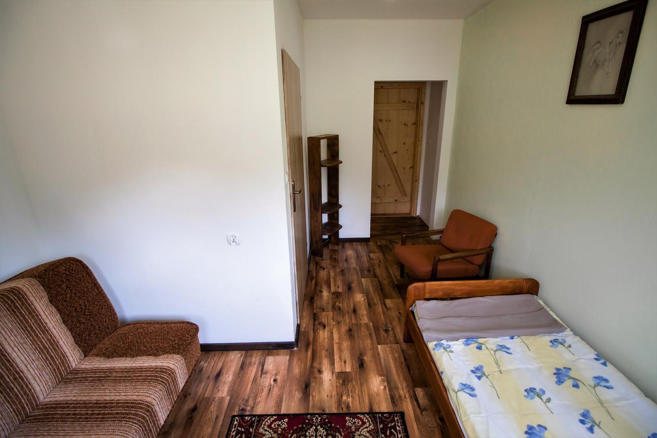 Kremenaros Hostel Ustrzyki Gorne Ngoại thất bức ảnh