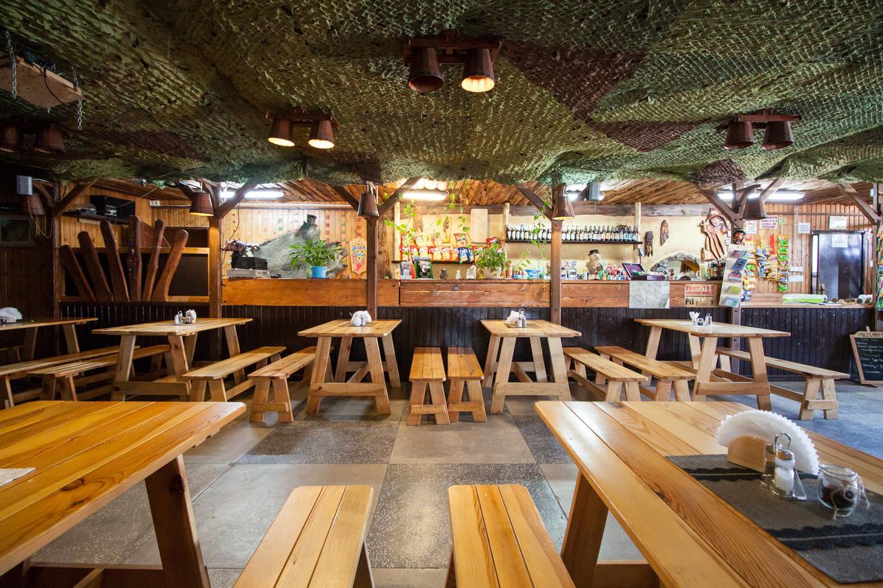 Kremenaros Hostel Ustrzyki Gorne Ngoại thất bức ảnh